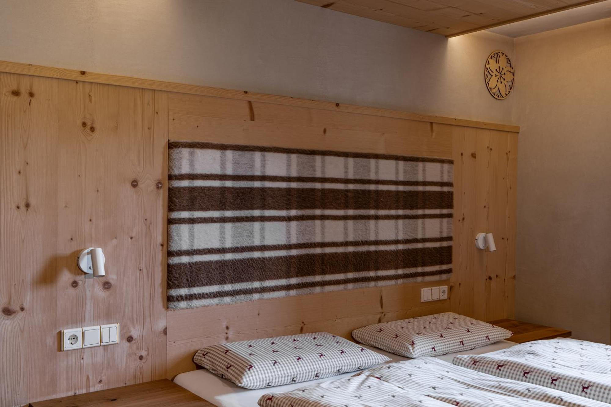 Ciasa Iachin Mountain Apartment San Martino in Badia Exterior foto